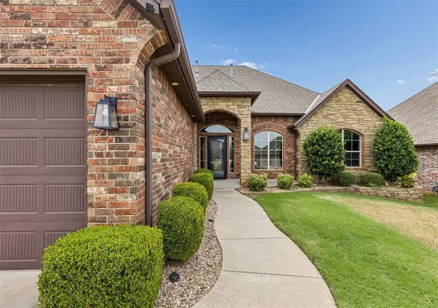 Photo 3 of Single family home for sale at 3104 Sw 138th Street, Oklahoma City, OK 73170 | MLS# 1250506 | Listing updated on 2026-10-06