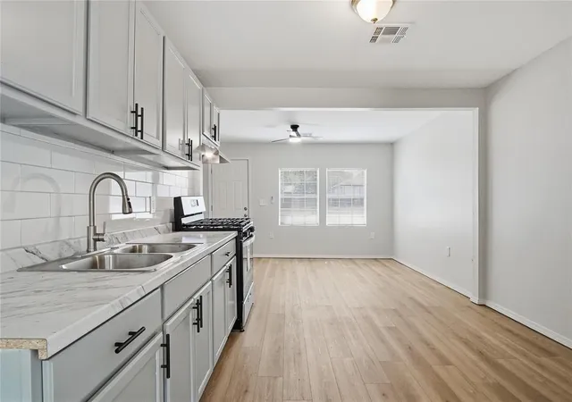 Photo 3 of Single family home for sale at 117 SW 39th Street, Oklahoma City, OK 73109 | MLS# 1250508 | Listing updated on 2026-09-24