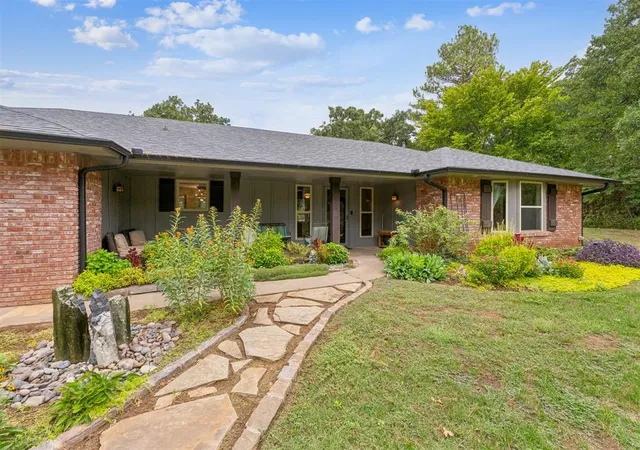 Photo 3 of Sale Pending at 4109 Sooner Ct, Edmond, OK 73034 | MLS# 1250514 | Listing updated on 2026-10-07