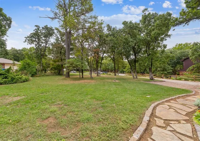 Photo 4 of Sale Pending at 4109 Sooner Ct, Edmond, OK 73034 | MLS# 1250514 | Listing updated on 2026-10-07