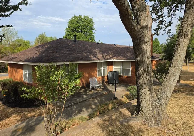 Photo 1 of Single family home for sale at 2800 N Dornick Dr, Oklahoma City, OK 73121 | MLS# 1250520 | Listing updated on 2026-09-24