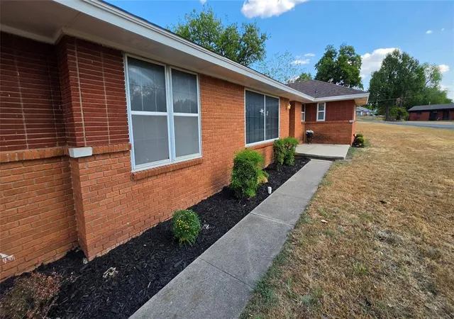 Photo 2 of Single family home for sale at 2800 N Dornick Dr, Oklahoma City, OK 73121 | MLS# 1250520 | Listing updated on 2026-09-24