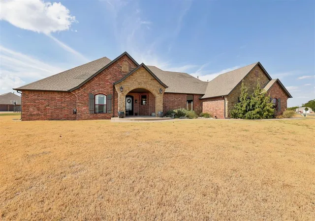 Photo 2 of Single family home for sale at 203 Raye Pl, Tuttle, OK 73089 | MLS# 1250523 | Listing updated on 2026-10-06