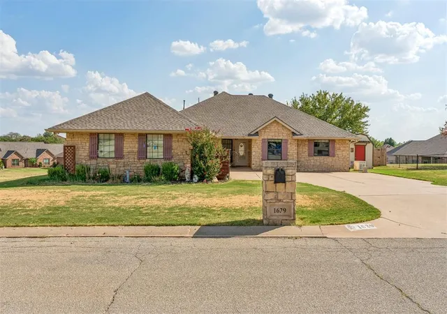 Photo 1 of Single family home for sale at 1629 Canyon Blf Rd, Guthrie, OK 73044 | MLS# 1250525 | Listing updated on 2026-10-06