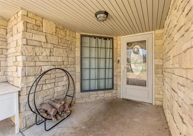 Photo 3 of Single family home for sale at 1629 Canyon Blf Rd, Guthrie, OK 73044 | MLS# 1250525 | Listing updated on 2026-10-06