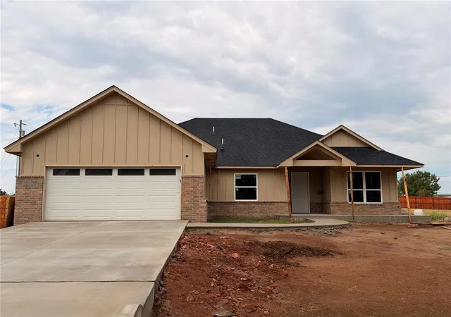 Photo 3 of Single family home for sale at 219 W Johnson Dr, Guthrie, OK 73044 | MLS# 1250538 | Listing updated on 2026-09-27