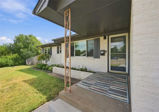 Photo 1 of Single family home for sale at 2000 S Boulevard, Edmond, OK 73013 | MLS# 1250542 | Listing updated on 2026-10-07