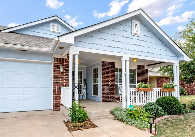Single family home for sale at 10644 NW 33rd Street, Yukon, OK 73099 | MLS# 1250543