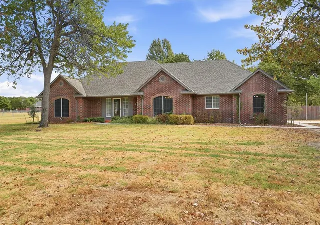 Single family home for sale at 670 Choctaw Vista W, Choctaw, OK 73020 | MLS# 1250560