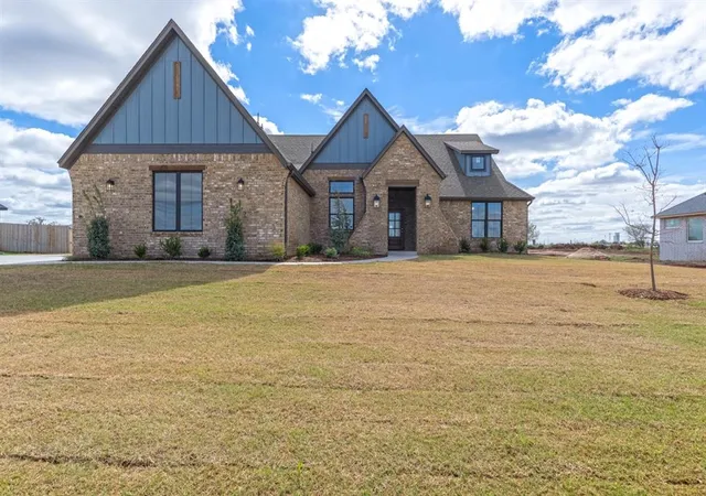 Photo 1 of Single family home for sale at 19481 Cashion Lakes Dr, Cashion, OK 73016 | MLS# 1250564 | Listing updated on 2026-10-19