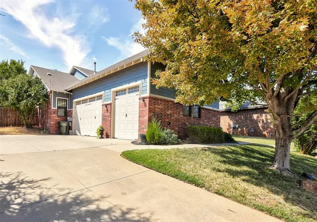 Photo 3 of Single family home for sale at 717 Falling Sky Dr, Edmond, OK 73034 | MLS# 1250572 | Listing updated on 2026-09-23