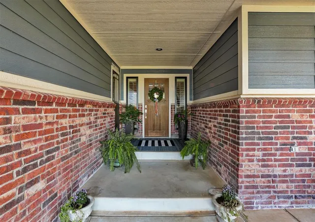Photo 3 of Single family home for sale at 717 Falling Sky Dr, Edmond, OK 73034 | MLS# 1250572 | Listing updated on 2026-09-23