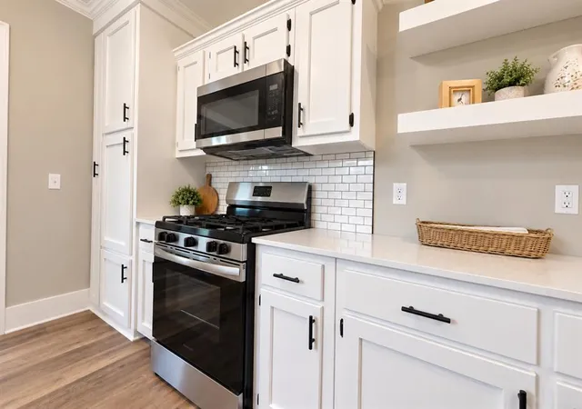 Photo 3 of Single family home for sale at 1005 W Washington Ave, Chickasha, OK 73018 | MLS# 1250576 | Listing updated on 2026-10-09