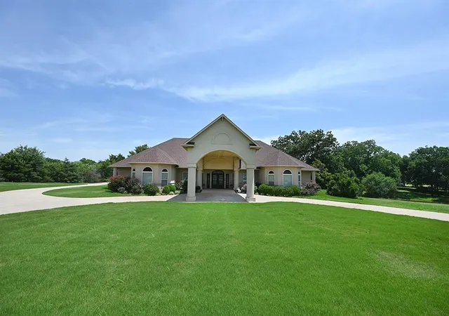 Photo 1 of Single family home for sale at 6015 N Chateau Ct, Stillwater, OK 74075 | MLS# 1250577 | Listing updated on 2026-09-24