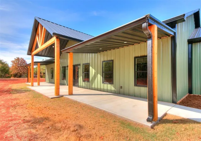 Photo 3 of Sale Pending at 23083 Highland Ln, Blanchard, OK 73010 | MLS# 1250582 | Listing updated on 2026-10-04