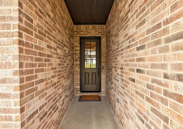 Photo 2 of Single family home for sale at 7916 Amber Ridge Dr, Edmond, OK 73034 | MLS# 1250584 | Listing updated on 2026-10-13