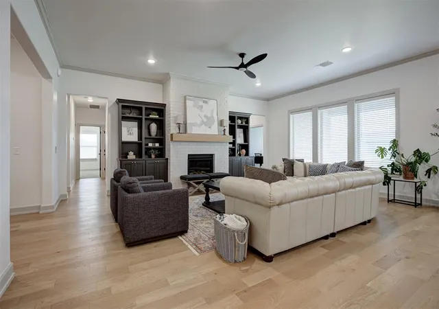 Photo 4 of Single family home for sale at 7916 Amber Ridge Dr, Edmond, OK 73034 | MLS# 1250584 | Listing updated on 2026-10-13