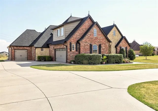 Photo 3 of Single family home for sale at 15900 Sw 25th Street, El Reno, OK 73036 | MLS# 1250586 | Listing updated on 2026-10-05