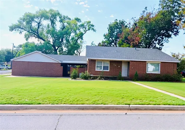 Photo 1 of Single family home for sale at 1204 W C Ave, Elk City, OK 73644 | MLS# 1250592 | Listing updated on 2026-09-30