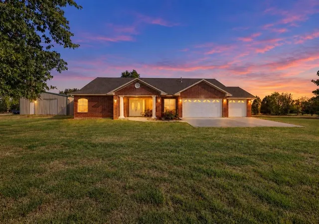 Photo 1 of Single family home for sale at 1307 E State Rd 70 Hwy, Calera, OK 74730 | MLS# 1250598 | Listing updated on 2026-09-23