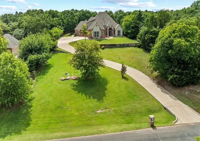 Photo 3 of Single family home for sale at 6405 Valley Ridge Dr, Edmond, OK 73034 | MLS# 1250603 | Listing updated on 2026-10-07