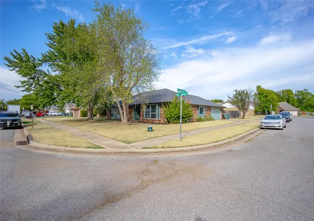 Photo 3 of Single family home for sale at 1724 Still Water Ln, Edmond, OK 73013 | MLS# 1250606 | Listing updated on 2026-10-07