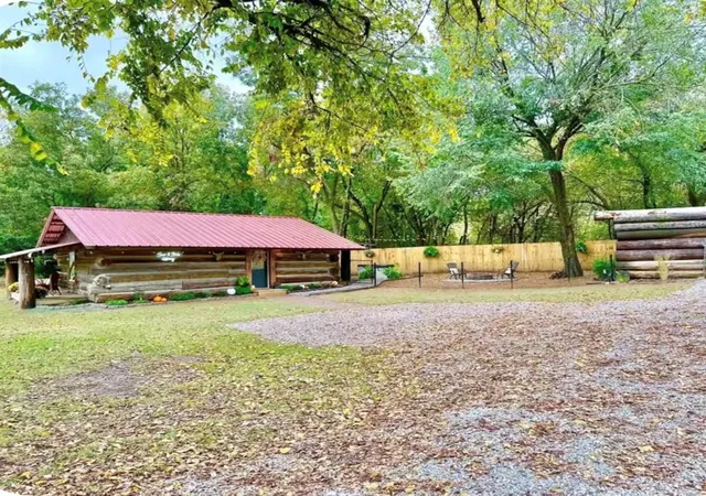 Photo 1 of Single family home for sale at 37801 Old Hwy 270, Shawnee, OK 74804 | MLS# 1250609 | Listing updated on 2026-09-28