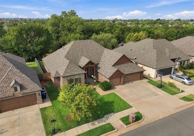 Photo 2 of Sale Pending at 19605 Rambling Crk Dr, Edmond, OK 73012 | MLS# 1250622 | Listing updated on 2026-09-28