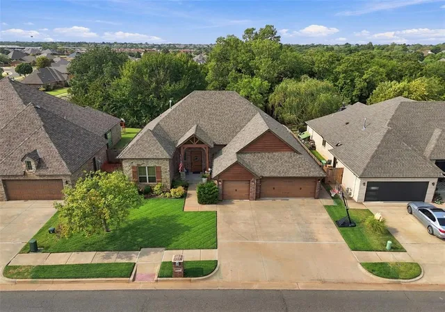 Photo 3 of Sale Pending at 19605 Rambling Crk Dr, Edmond, OK 73012 | MLS# 1250622 | Listing updated on 2026-09-28