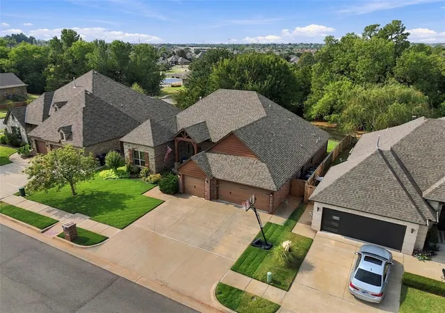 Photo 3 of Sale Pending at 19605 Rambling Crk Dr, Edmond, OK 73012 | MLS# 1250622 | Listing updated on 2026-09-28