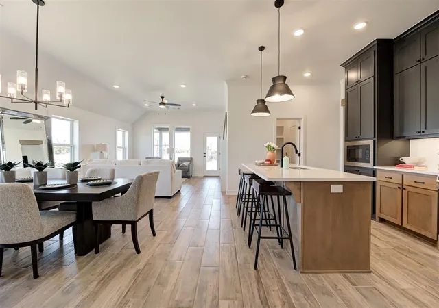 Photo 4 of Single family home for sale at 4925 Vinca Ln, Edmond, OK 73034 | MLS# 1250644 | Listing updated on 2026-09-24