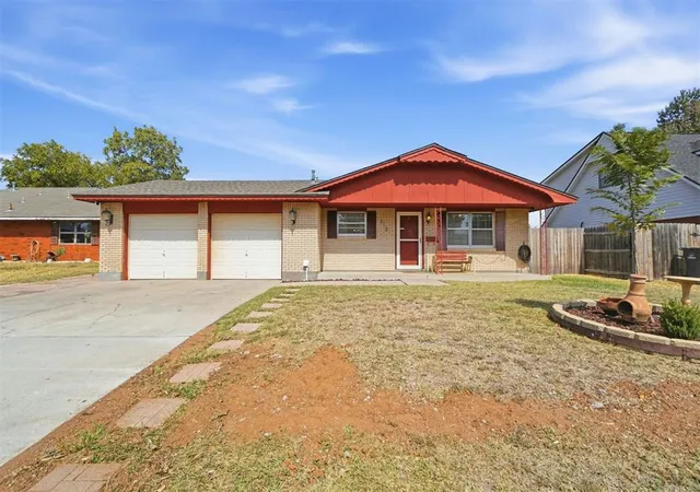 Photo 2 of Single family home for sale at 313 Nw 63rd Street, Lawton, OK 73505 | MLS# 1250646 | Listing updated on 2026-09-25