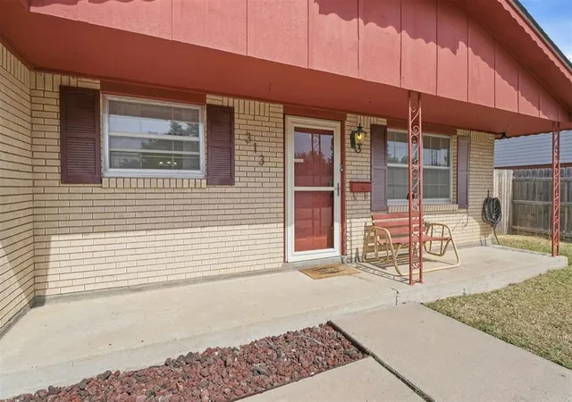 Photo 4 of Single family home for sale at 313 NW 63rd Street, Lawton, OK 73505 | MLS# 1250646 | Listing updated on 2026-09-25