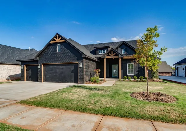 Photo 3 of Single family home for sale at 11615 Nw 106th Street, Yukon, OK 73099 | MLS# 1250649 | Listing updated on 2026-09-24