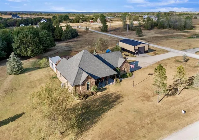 Photo 2 of Single family home for sale at 20097 Wolf Crk Ter, Purcell, OK 73080 | MLS# 1250651 | Listing updated on 2026-09-30