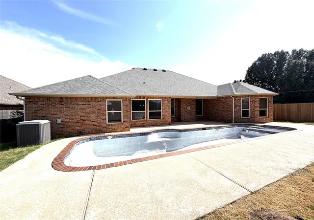 Photo 3 of Single family home for sale at 18309 El Greco Dr, Edmond, OK 73012 | MLS# 1250668 | Listing updated on 2026-10-02
