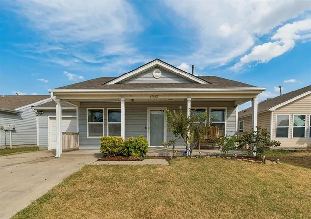 Photo 1 of Single family home for sale at 15612 Acacia Rd, Oklahoma City, OK 73170 | MLS# 1250683 | Listing updated on 2026-09-29