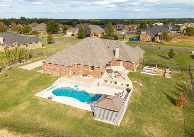 Photo 1 of Single family home for sale at 14261 Beaver Crk Rd, Edmond, OK 73025 | MLS# 1250685 | Listing updated on 2026-10-28