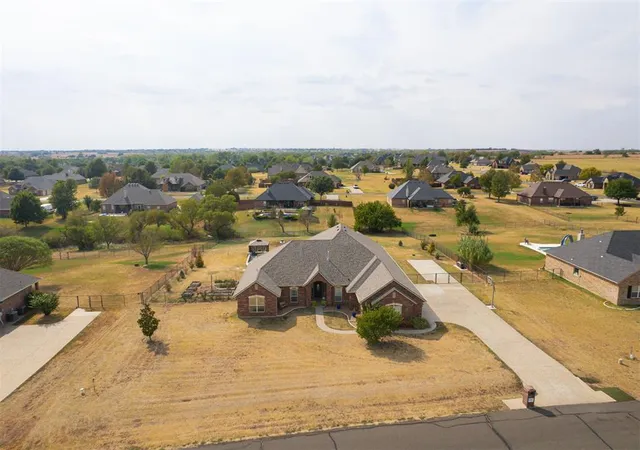 Photo 3 of Single family home for sale at 14261 Beaver Crk Rd, Edmond, OK 73025 | MLS# 1250685 | Listing updated on 2026-10-07