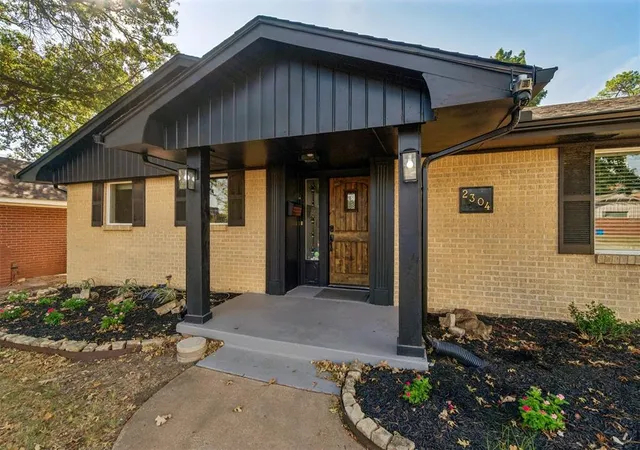 Photo 3 of Single family home for sale at 2304 Nw 49th Street, Oklahoma City, OK 73112 | MLS# 1250690 | Listing updated on 2026-10-14