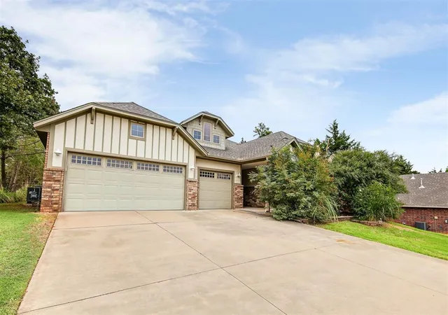Photo 3 of Single family home for sale at 8960 Overlook Dr, Guthrie, OK 73044 | MLS# 1250698 | Listing updated on 2026-09-27