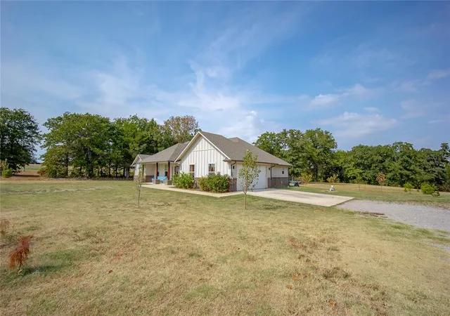 Photo 2 of Single family home for sale at 337030 E 1016 Road, Meeker, OK 74855 | MLS# 1250700 | Listing updated on 2026-10-05