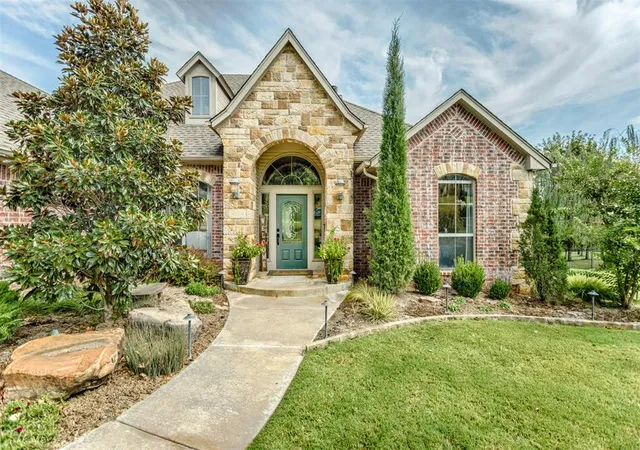 Photo 1 of Sale Pending at 6814 Valley Ridge Dr, Edmond, OK 73034 | MLS# 1250702 | Listing updated on 2026-09-29