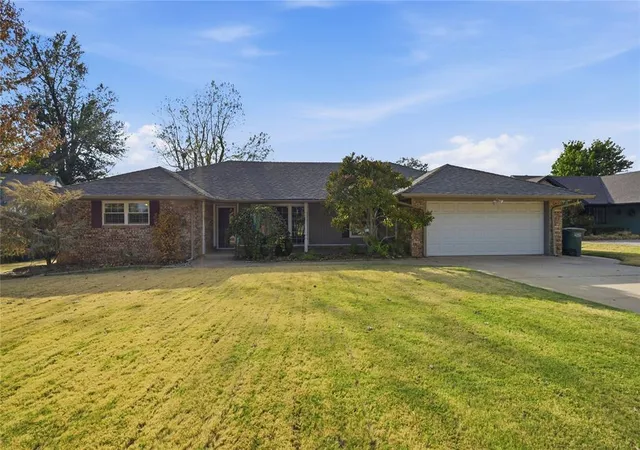 Photo 1 of Single family home for sale at 3401 S Choctaw Dr, Edmond, OK 73013 | MLS# 1250705 | Listing updated on 2026-10-09