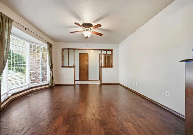 Photo 4 of Single family home for sale at 3401 S Choctaw Dr, Edmond, OK 73013 | MLS# 1250705 | Listing updated on 2026-10-09