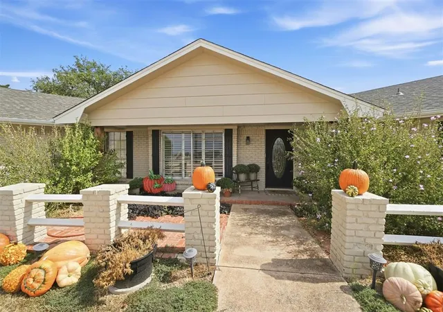 Photo 3 of Single family home for sale at 2720 N Robin St, Altus, OK 73521 | MLS# 1250710 | Listing updated on 2026-09-30