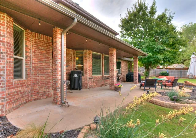 Photo 4 of Sale Pending at 1516 Briar Forest Cir, Edmond, OK 73025 | MLS# 1250725 | Listing updated on 2026-10-15