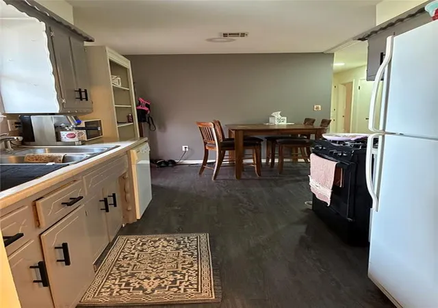 Photo 2 of Single family home for sale at 911 SW 2nd Street, Moore, OK 73160 | MLS# 1250726 | Listing updated on 2026-09-25