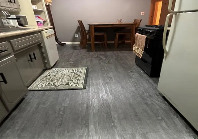 Photo 3 of Single family home for sale at 911 SW 2nd Street, Moore, OK 73160 | MLS# 1250726 | Listing updated on 2026-09-25