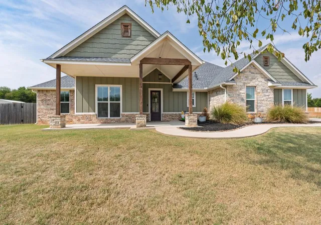 Photo 1 of Sale Pending at 19196 Abigail Dr, Shawnee, OK 74801 | MLS# 1250730 | Listing updated on 2026-10-07